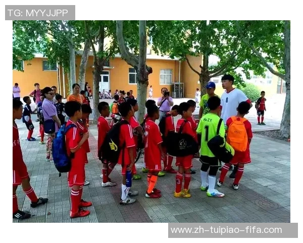 足球比赛瞬间的精彩回顾与难忘时刻分享让我们一起感受激情与荣耀的碰撞